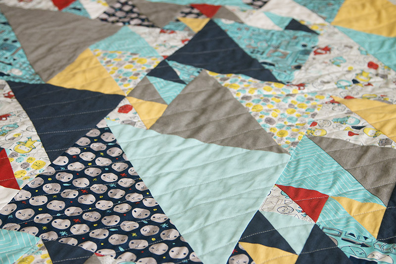 Triangles at Play Quilt / saroy.net